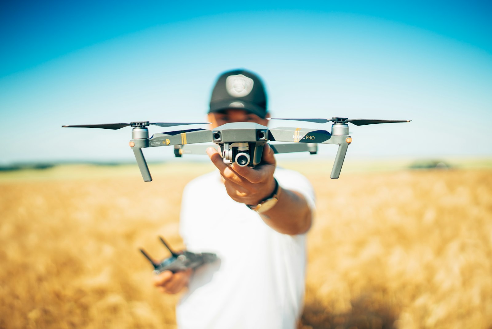 Aeron Fold Pro Foldable Drone — view 2